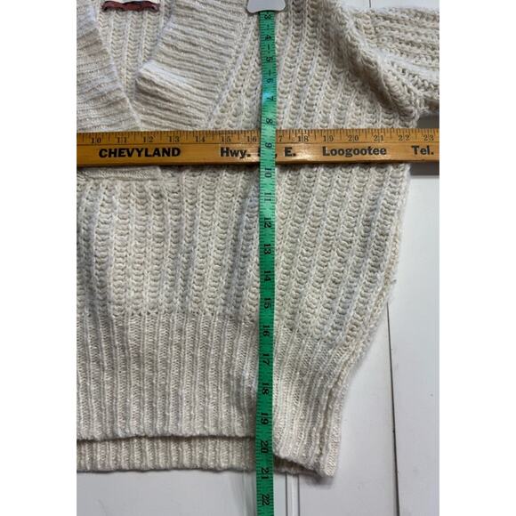 Pilcro Anthropologie Wool Blend Cream Tan V Neck Chunky Crop Sweater Size XS - Picture 4 of 5